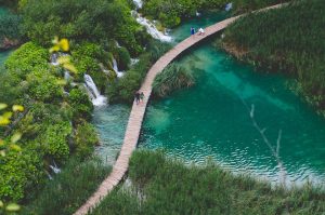 Visit and journey through the eco paths of Plitvice lakes